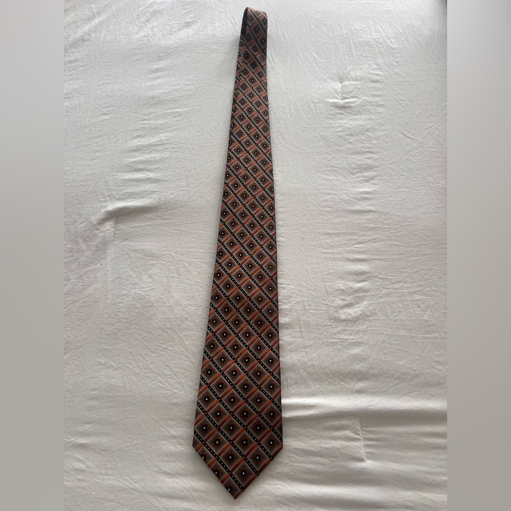 PLATINUM DESIGNS Brown Patterned Men's Tie. Used Once.